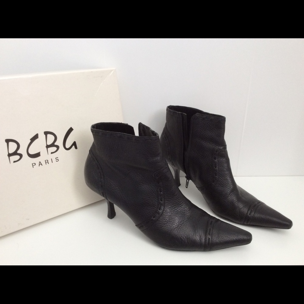 BCBG black tumbled leather boots size 8